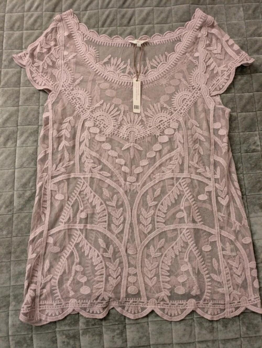 Capri Women's Large lace blouse